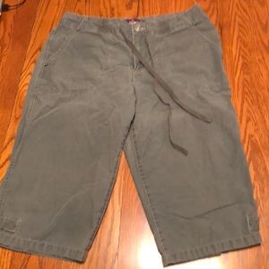 Cotton capris